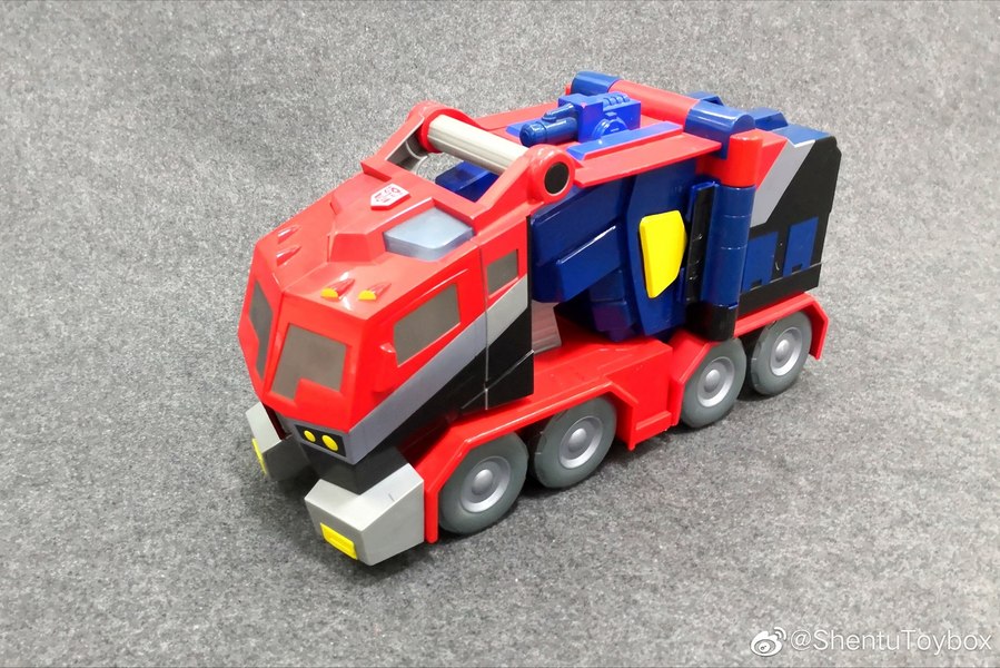 Collectors Corner   Animated Optimus Prime Collection By ShentuToybox  (9 of 9)